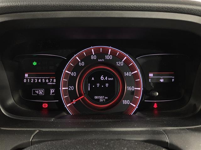 【スピードメーター】メーターがシンプルで見やすく運転しやすいですね！