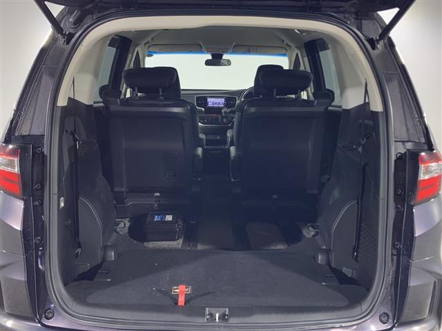 【純正アルミホイール】純正の専用アルミホイールが足元を飾ります!IDOMでは、社外アルミホイールや、スタッドレスタイヤも取扱いしております。ぜひご相談ください。