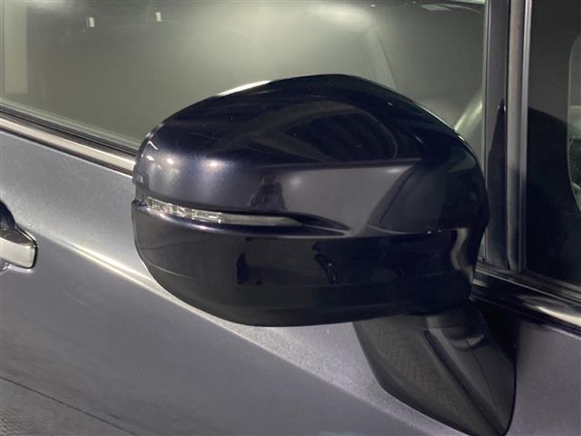 【純正アルミホイール】純正の専用アルミホイールが足元を飾ります!IDOMでは、社外アルミホイールや、スタッドレスタイヤも取扱いしております。ぜひご相談ください。