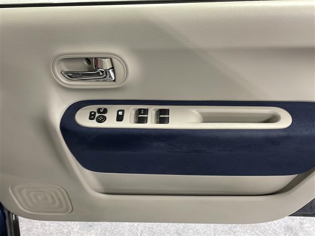 【パワーウインドウ】運転席のスイッチで、各席の窓ガラスの開閉ができます！あると便利ですよね！