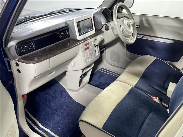 【助手席】きれいな助手席なので家族や友だちに乗ってもらっても安心です！