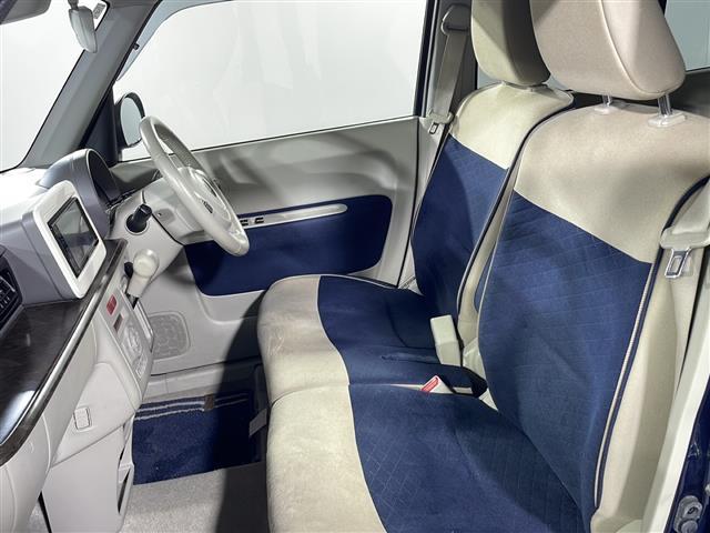 【助手席】きれいな助手席なので家族や友だちに乗ってもらっても安心です！