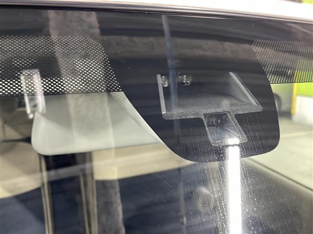 【レーダーブレーキサポートＩＩ】スズキの誇る安全装備が搭載されており、万一の危険回避を支援します！機能には限界があるためご注意ください。◆搭載機能例：衝突被害軽減装置／前方衝突警報／前方衝突被害軽減