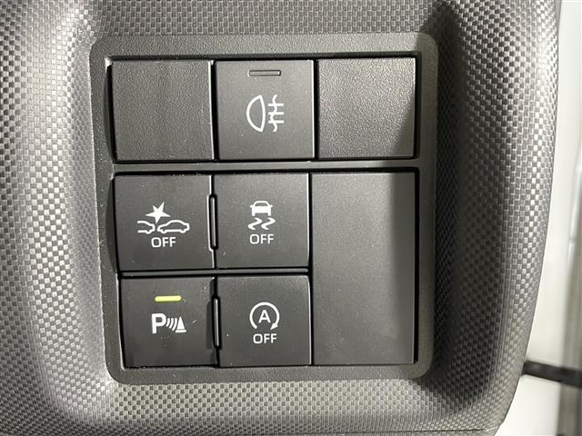 【アイドリングストップ】信号待ちや一時停止時に、エンジンのアイドリングを自動的にストップして、燃費の向上に貢献します！