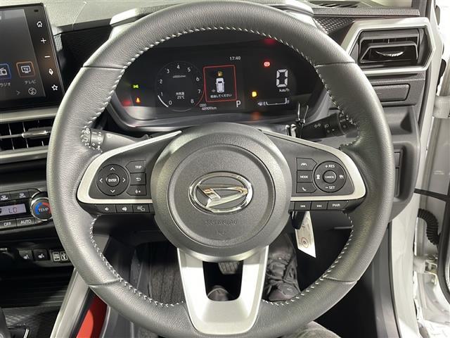 【ステアリング】軽い力で扱いやすいハンドルです。目立つ傷やスレなどなく綺麗な状態です!「プレミアム抗菌コートG」をいれていただくとさらに快適に!清潔なお車はお子様にも安心ですね!