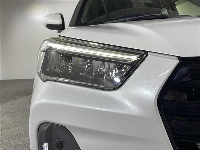 【ライト・ランプ】悪天候や夜間の走行も視界良好で安心してお乗りいただけます。ヘッドライト・ホイール・フロントガラスなど色々な部分コーティングをご用意しております。ぜひご相談ください。