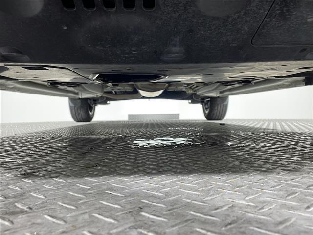 店舗にて現車の確認もいただけますので、お電話で在庫のご確認の上是非ご来店くださいませ!!!//