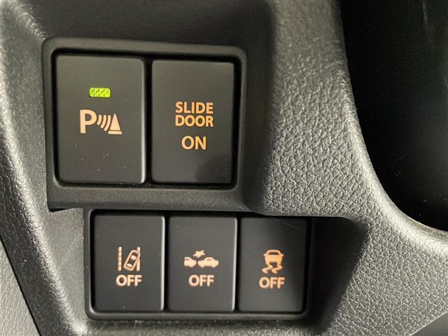 【コーナーセンサー（ソナー）】音声・アラーム・ディスプレイ表示などで、クルマのまわりにある障害物との接近をお知らせします！四隅に超音波センサーがあり、駐車や車庫入れの際に役立ちます。