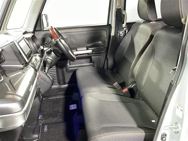 【運転席】座り心地が良いシートなので長時間の運転でも快適にお過ごしいただけます。新品のフロアマットのご注文も可能です。掲載箇所以外にご希望の写真がございましたらお気軽にお問い合わせ下さい。
