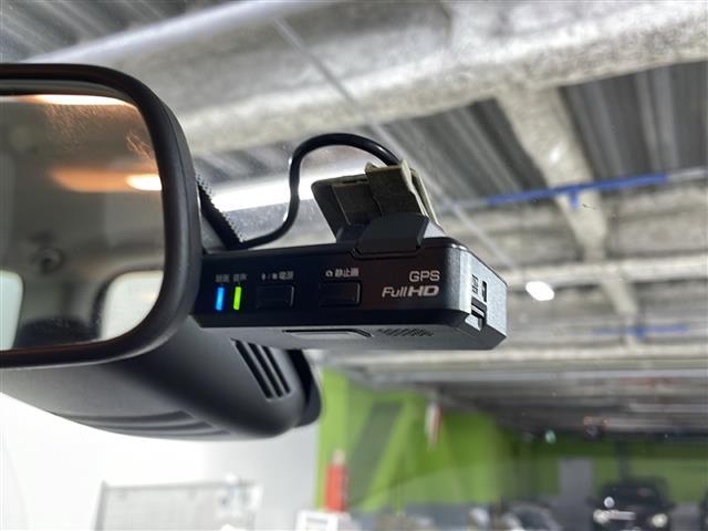 【 ドライブレコーダー 】運転中の記録を残します。事故などを起こした起こされた時の証拠を残します。