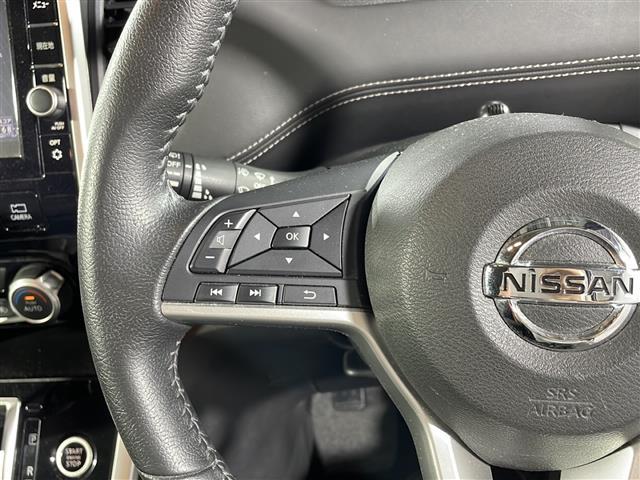 【 ステアリングスイッチ 】手元のスイッチでナビ操作が可能です!!非常に便利な機能です。取り付けのナビによってはオプション設定となっております!詳しくはスタッフまで♪