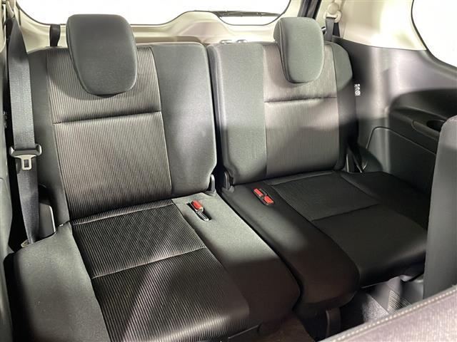 【 サードシート 】3列目のシートも広々していて居住性が高くなっています♪ファミリープランの方にもぴったりです♪