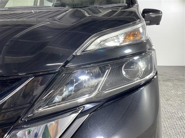 【 LEDヘッドライト 】悪天候や夜間の走行も視界良好で安心してお乗りいただけます。