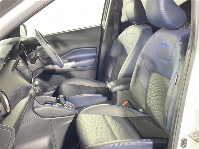 【助手席】きれいな助手席なので家族や友だちに乗ってもらっても安心です!