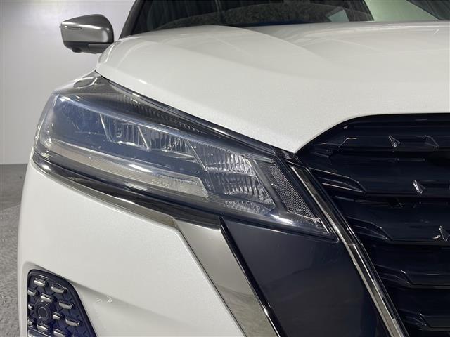 【LEDヘッドライト】消費する電力が少なく耐久年数が長いのが特徴のヘッドライトです。さらに長持ちさせたい方は、ヘッドライト,フロントガラスなどのコーティングもご用意しています。