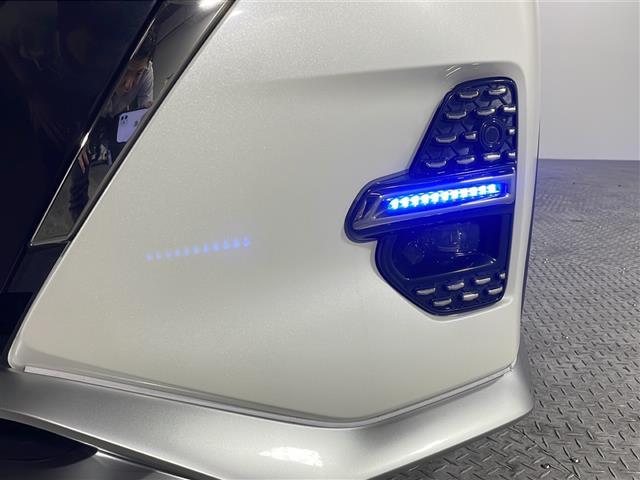 【ライト・ランプ】悪天候や夜間の走行も視界良好で安心してお乗りいただけます。ヘッドライト・ホイール・フロントガラスなど色々な部分コーティングをご用意しております。ぜひご相談ください。