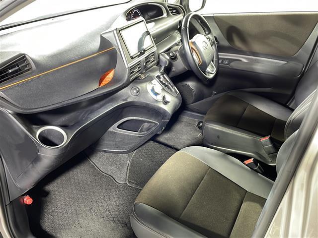 【 フロントシート 】使えるフロントシートで快適ドライブ♪