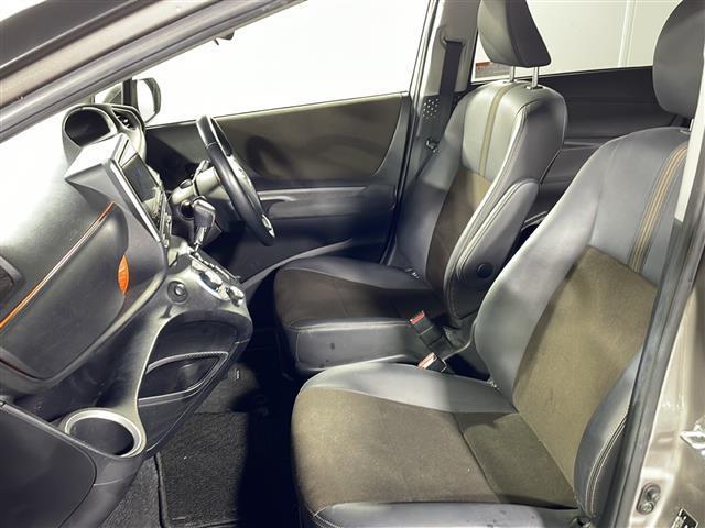 【 セカンドシート 】2列目も広々お乗りいただけます♪