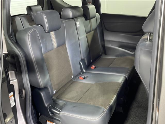 【 セカンドシート 】2列目も広々お乗りいただけます♪