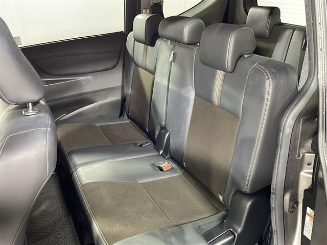 【 サードシート 】3列目のシートも広々していて居住性が高くなっています♪ファミリープランの方にもぴったりです♪