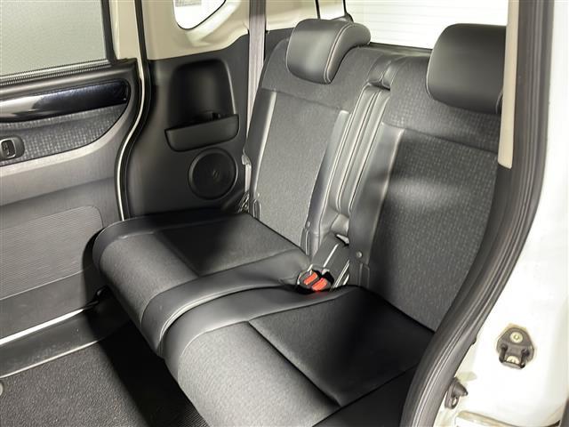 【 セカンドシート 】2列目も広々お乗りいただけます♪