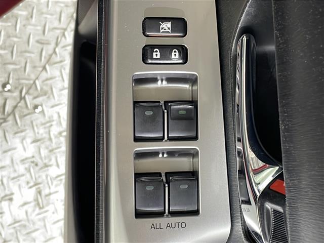 店舗にて現車の確認もいただけますので、お電話で在庫のご確認の上是非ご来店くださいませ!!!