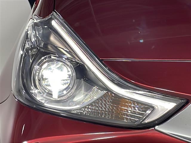 【 LEDヘッドライト 】悪天候や夜間の走行も視界良好で安心してお乗りいただけます。