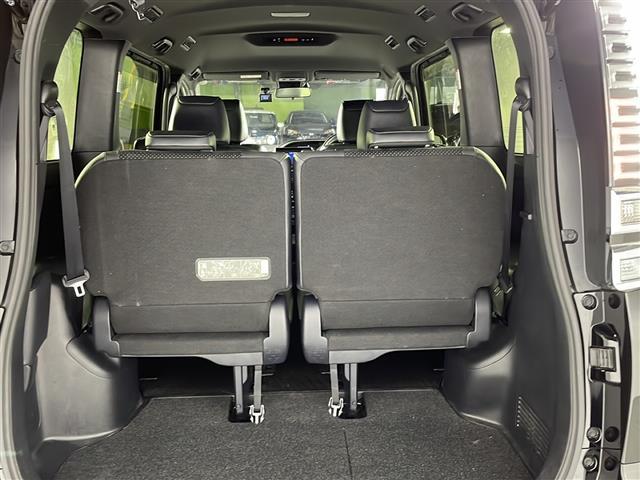 【ラゲッジスペース】リアシートを倒せばこの大容量!!ダンボールなどの大きい荷物も釣り具などの長尺物まで様々載せられそうです!!