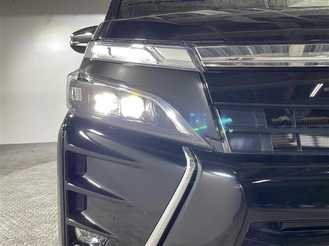 【ライト・ランプ】悪天候や夜間の走行も視界良好で安心してお乗りいただけます。ヘッドライト・ホイール・フロントガラスなど色々な部分コーティングをご用意しております。ぜひご相談ください。