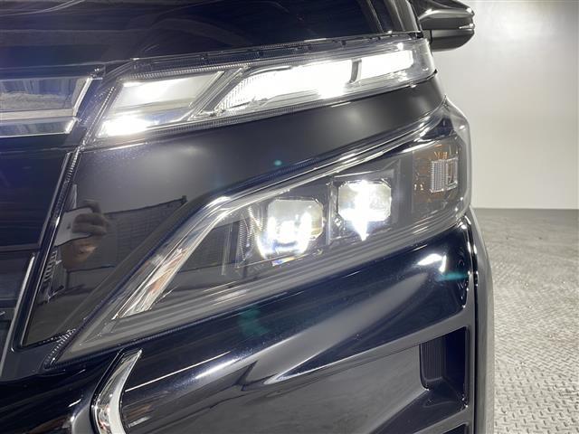 【ライト・ランプ】悪天候や夜間の走行も視界良好で安心してお乗りいただけます。ヘッドライト・ホイール・フロントガラスなど色々な部分コーティングをご用意しております。ぜひご相談ください。