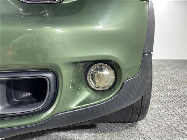 【　フォグランプ　】日本語で霧灯（むとう）と呼ばれるフォグランプは、その名の通り濃い霧が発生した際などに点灯させて、視界を確保する重要なランプです！