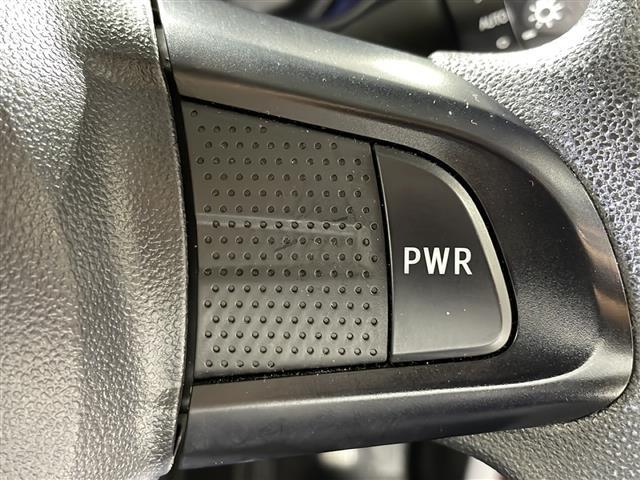 【Ｄ　ａｓｓｉｓｔ（Ｄアシスト）切替ステアリングスイッチ】ステアリングのスイッチで走行モードの切り替えができます！パワーモードやエコモードがあり、車種によって異なります。