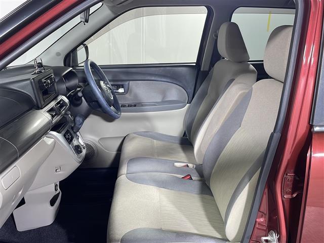 【助手席】きれいな助手席なので家族や友だちに乗ってもらっても安心です！