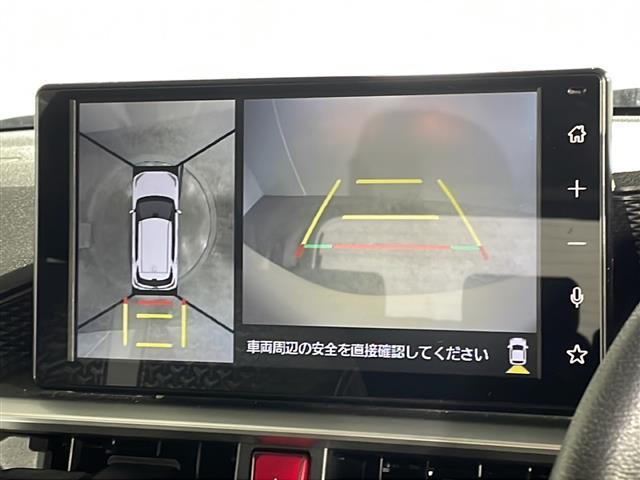 【パノラマモニター】クルマを真上から見下ろした視点で駐車をサポートします！死角からの障害物にいち早く気が付くことができます。