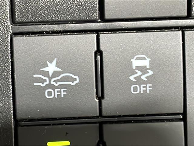 【衝突回避支援ブレーキ機能】警報ブザー・メーター表示と衝突被害軽減ブレーキで、万が一のときの衝突回避や衝突軽減をサポートします！機能には限界があるためご注意ください。