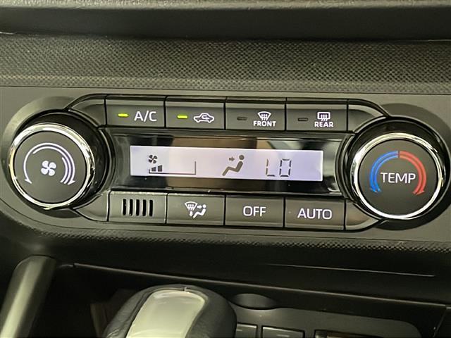 【オートエアコン】車内温度を感知して自動で温度調整をしてくれるのでいつでも快適な車内空間を創り上げます！