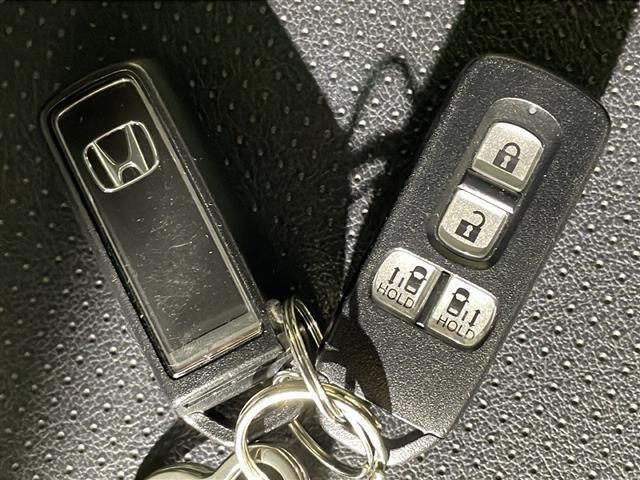 店舗にて現車の確認もいただけますので、お電話の上是非ご来店くださいませ！！！