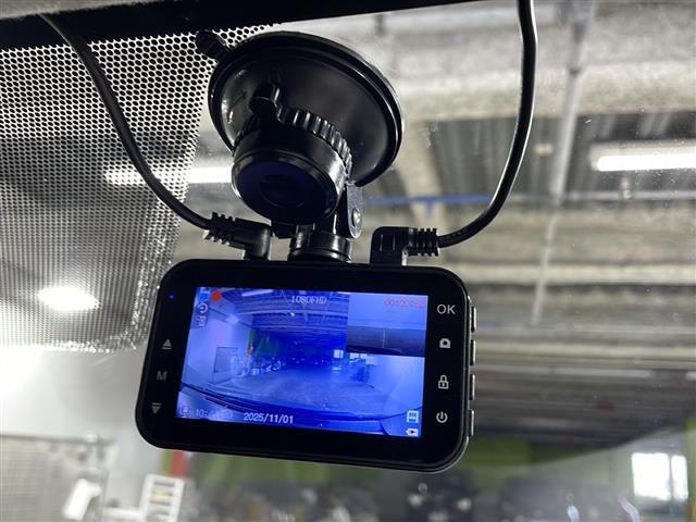 【ドライブレコーダー】映像・音声などの運転中の記録を残します。事故などを起こした起こされた時の証拠になりえますので、もしも時でも安心ですね。