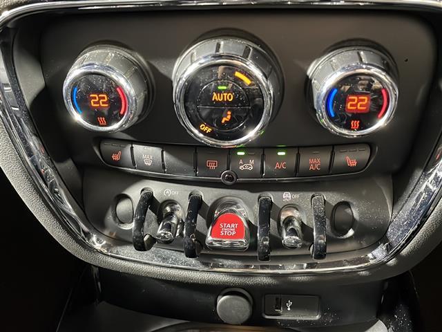 【シートヒーター】シートを温めてくれる暖房機器です！長時間座っていると負担が掛かりやすい背中や腰、または冬場などの寒い日に冷えやすい脚部に快適なぬくもりを伝えます。