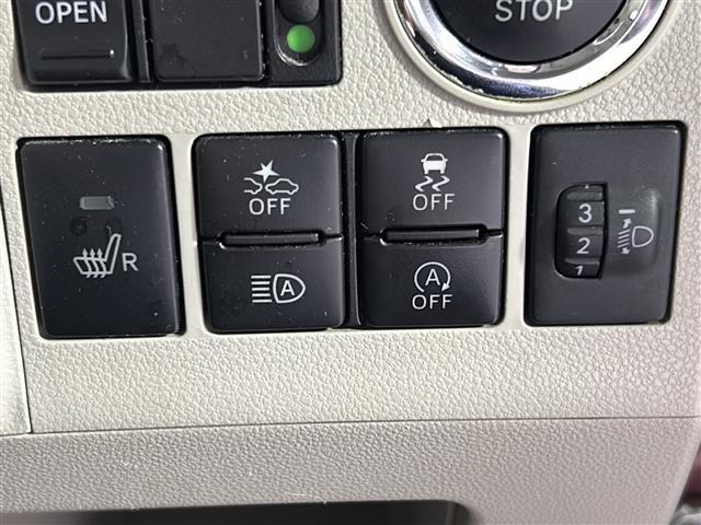 【　衝突被害軽減ブレーキシステム　】フロントカメラとミリ波レーダーにより前方車両や歩行者を検知。衝突の危険があるときは、警報で注意を促しブレーキを制御して衝突回避または衝突被害の軽減をアシスト。