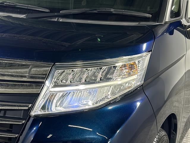 【ＬＥＤヘッドライト】消費する電力が少なく耐久年数が長いのが特徴のヘッドライトです。さらに長持ちさせたい方は、ヘッドライト・フロントガラスなどのコーティングもご用意しています。