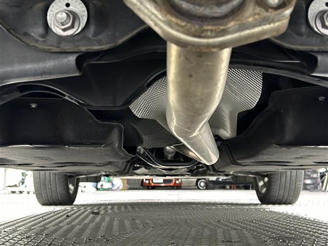 【下廻り】目立つ錆や、オイル漏れもなく安心です！掲載箇所以外にご希望の写真がございましたら、お気軽にお問い合わせ下さい！メールや郵送でお送りさせていただきます。