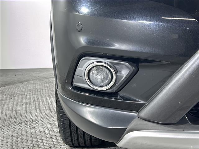 【　フォグランプ　】日本語で霧灯（むとう）と呼ばれるフォグランプは、その名の通り濃い霧が発生した際などに点灯させて、視界を確保する重要なランプです！