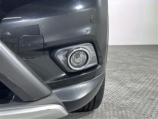 【純正アルミホイール】純正の専用アルミホイールが足元を飾ります！ＩＤＯＭでは、社外アルミホイールや、スタッドレスタイヤも取扱いしております。ぜひご相談ください。