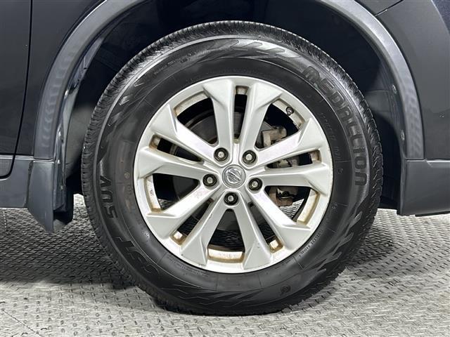 【純正アルミホイール】純正の専用アルミホイールが足元を飾ります！ＩＤＯＭでは、社外アルミホイールや、スタッドレスタイヤも取扱いしております。ぜひご相談ください。