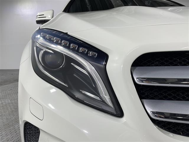 【ＬＥＤヘッドライト】消費する電力が少なく耐久年数が長いのが特徴のヘッドライトです。さらに長持ちさせたい方は、ヘッドライト・フロントガラスなどのコーティングもご用意しています。