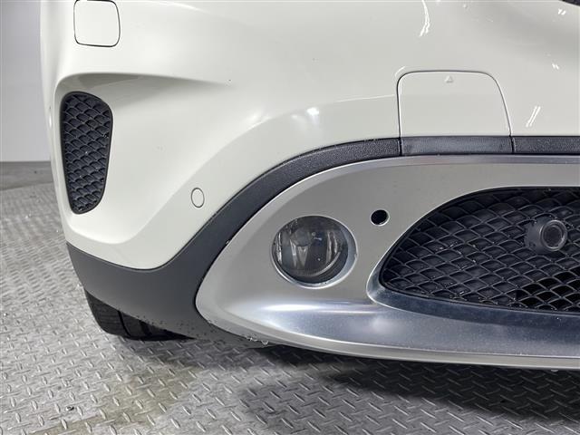 【　フォグランプ　】日本語で霧灯（むとう）と呼ばれるフォグランプは、その名の通り濃い霧が発生した際などに点灯させて、視界を確保する重要なランプです！