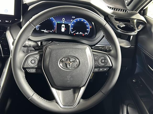 【ステアリング】軽い力で扱いやすいハンドルです。目立つ傷やスレなどなく綺麗な状態です！「プレミアム抗菌コートＧ」をいれていただくとさらに快適に！清潔なお車はお子様にも安心ですね！