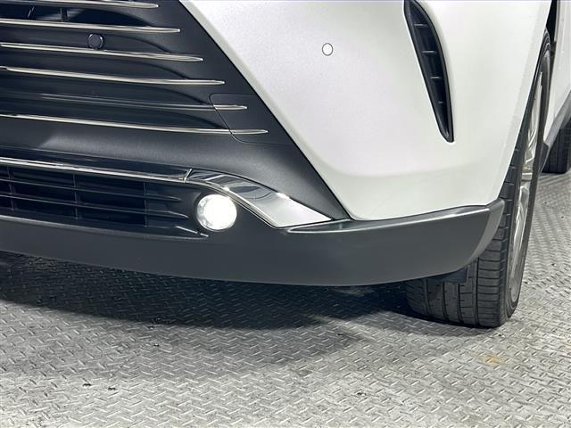 【　フォグランプ　】日本語で霧灯（むとう）と呼ばれるフォグランプは、その名の通り濃い霧が発生した際などに点灯させて、視界を確保する重要なランプです！