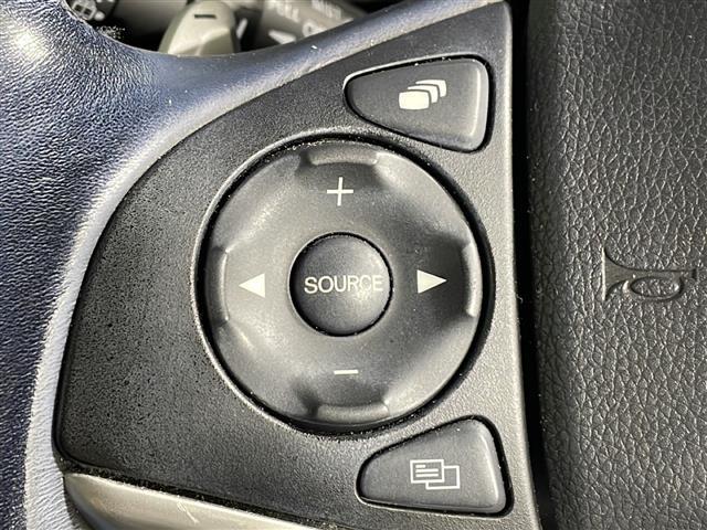 【　ステアリングスイッチ　】手元のスイッチでナビ操作が可能です！！非常に便利な機能です。取り付けのナビによってはオプション設定となっております！詳しくはスタッフまで♪
